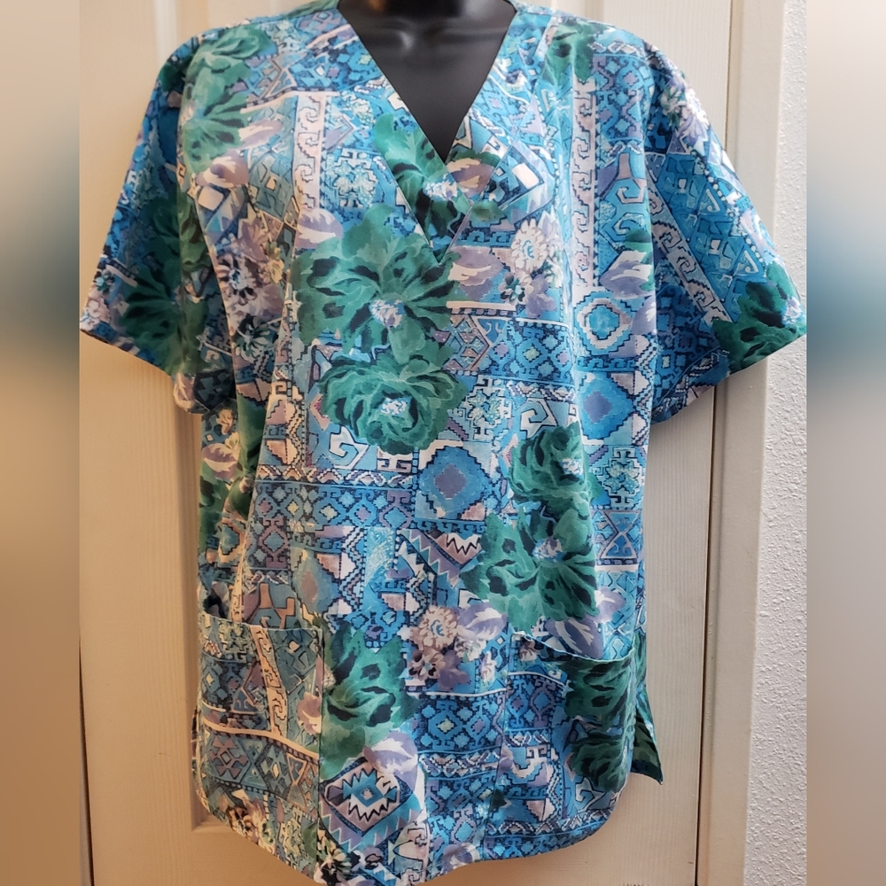 Women's scrub top Medium